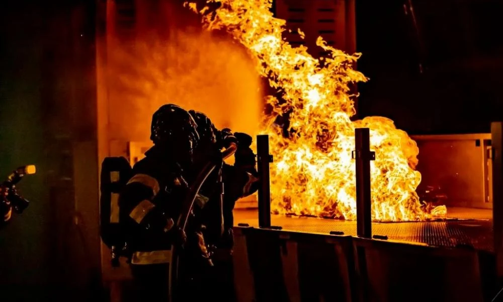 Γερμανία: Παρανάλωμα του πυρός σταθμός της πυροσβεστικής